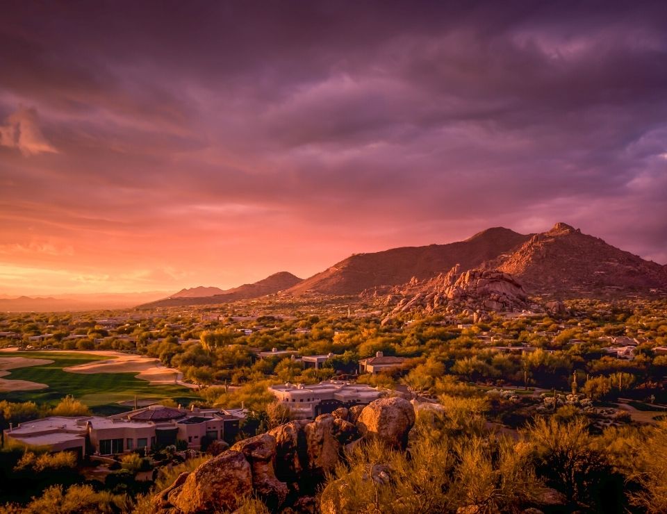 Beautiful sunset climate in Phoenix, Living in Phoenix Arizona versus Las Vegas (1)