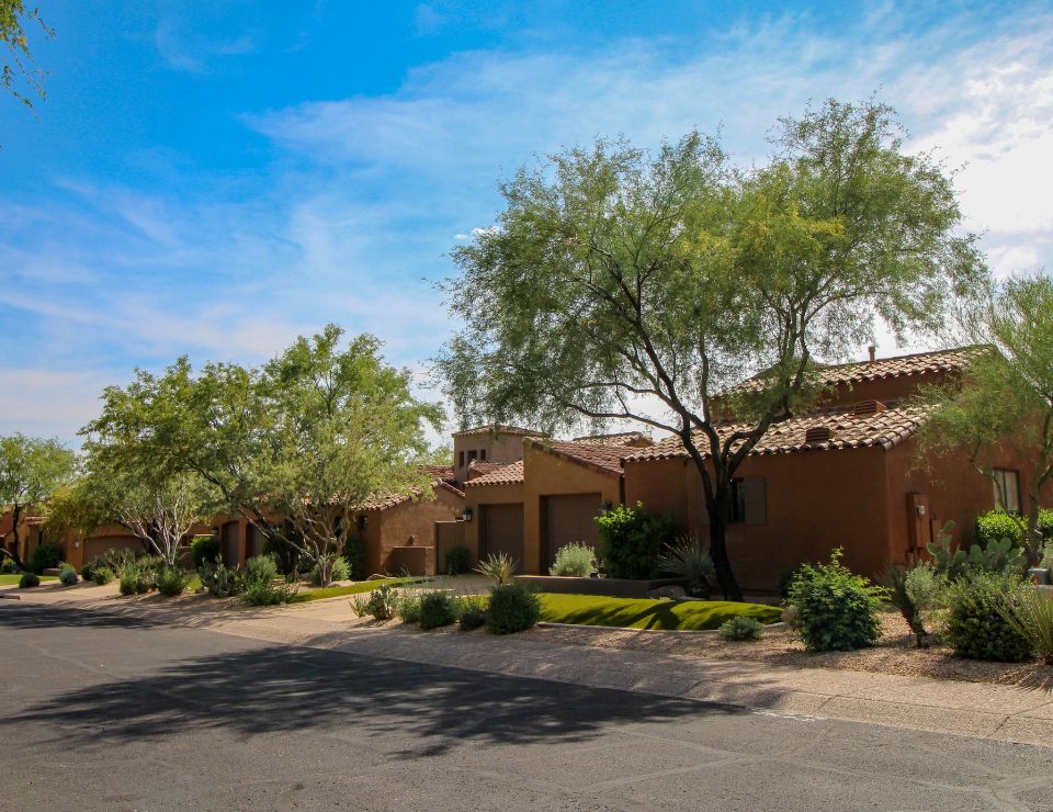 beautiful home in Phoenix AZ, New pros and cons of living in Phoenix Arizona